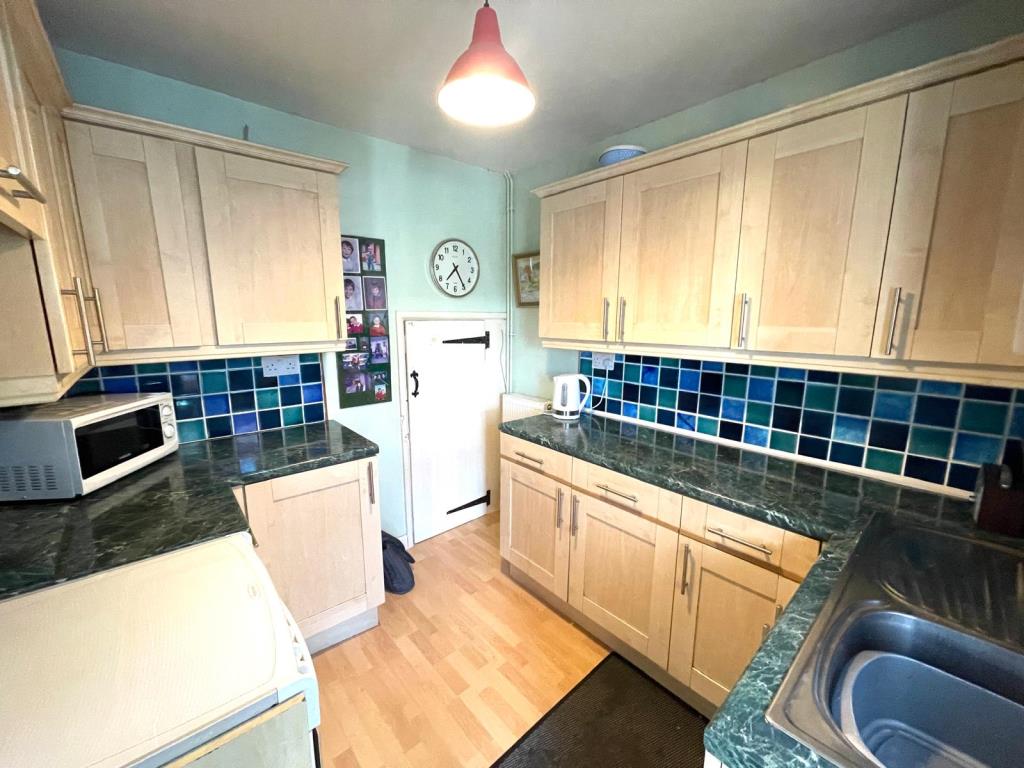 Lot: 186 - MID-TERRACE CHARACTER COTTAGE FOR UPDATING - General view of kitchen